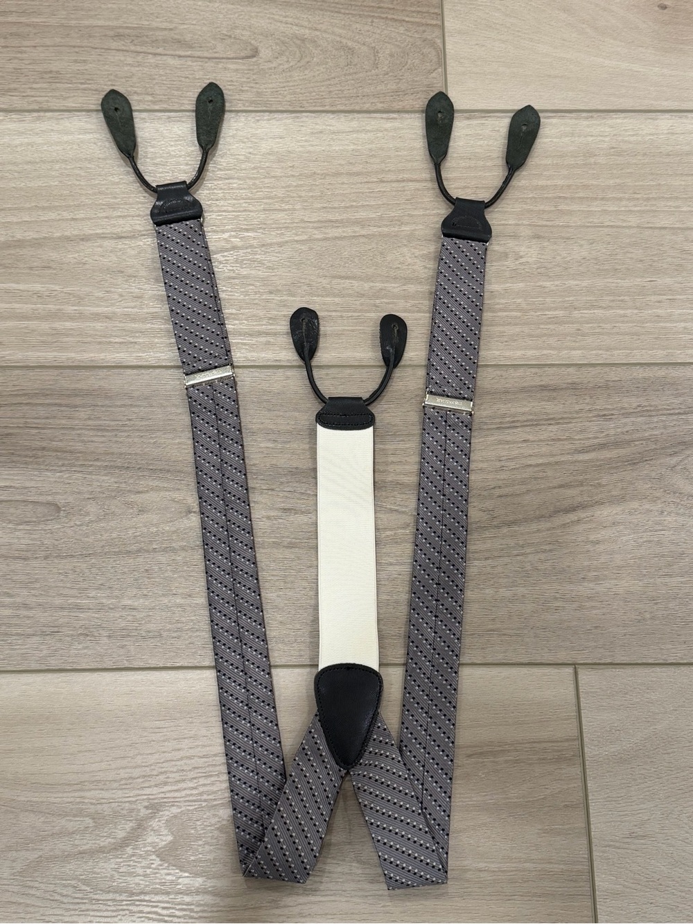 TRAFALGAR Woven Silk Braces Suspenders Mens Gray Black Geometric Leather Button